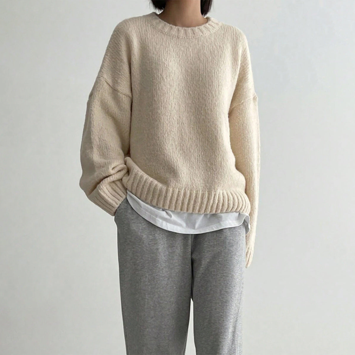 Women’s Pullover Sweater – Oversized Fit – Wool Knit – Crew Neck – Ribbed Trim