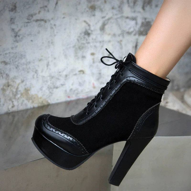 Women’s Ankle Boots – Faux Leather – Wingtip Brogue – Chunky Heel – Lace-Up Zip Closure