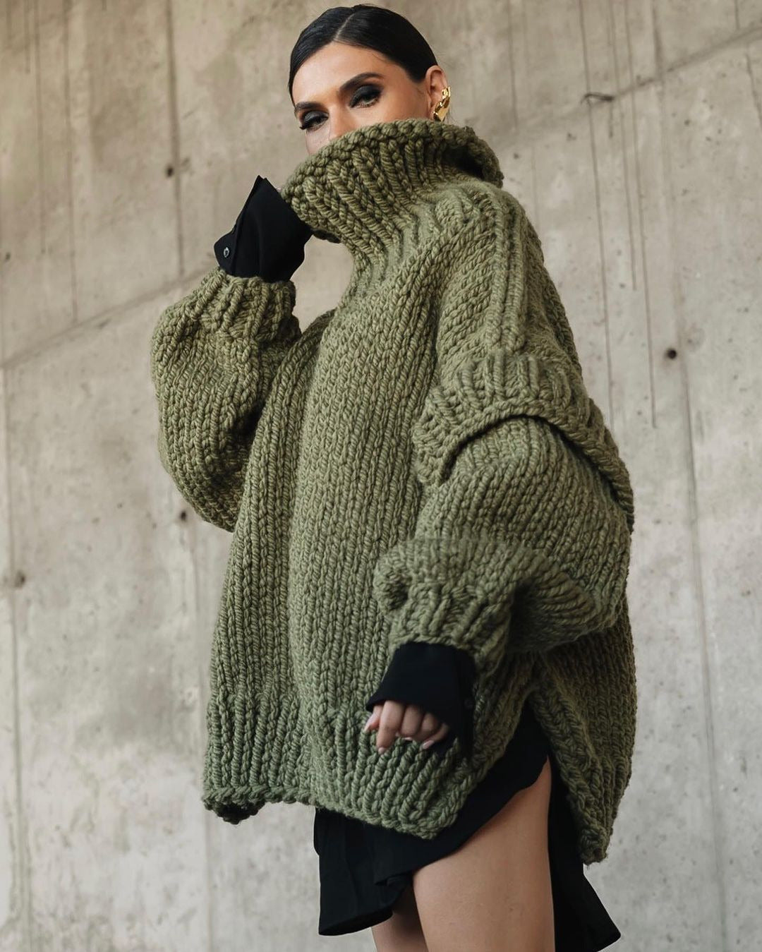 Women’s Pullover Sweatshirt – Chunky Knit Wool – Oversized Fit – Turtleneck – Ribbed Cuffs