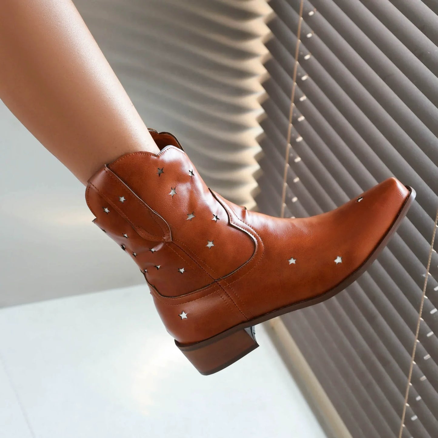 Women’s Ankle Boots – Snip Toe – Star Studded – Low Block Heel – Pull-On Western Style
