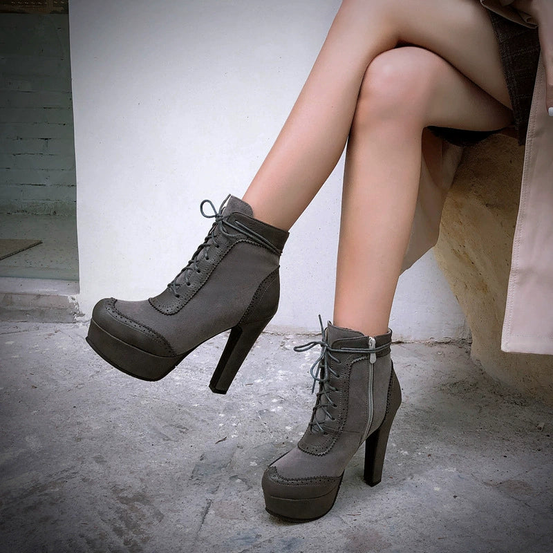 Women’s Ankle Boots – Faux Leather – Wingtip Brogue – Chunky Heel – Lace-Up Zip Closure