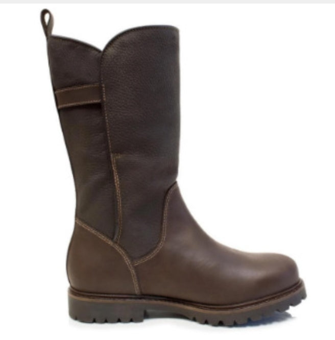Women’s Mid-Calf Boots – Mixed Leather Texture – Contrast Stitching – Lug Sole Heel