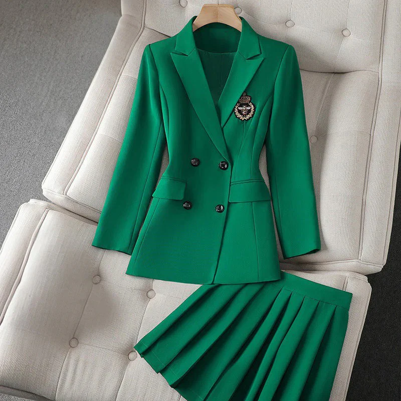 Women’s 2-Piece Set – Slim Fit Wool Blend – Double-Breasted – Crest Detail – Hip Length