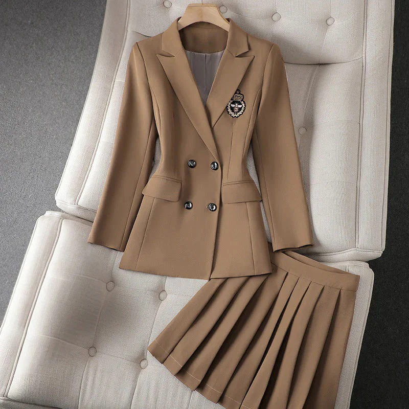 Women’s 2-Piece Set – Slim Fit Wool Blend – Double-Breasted – Crest Detail – Hip Length