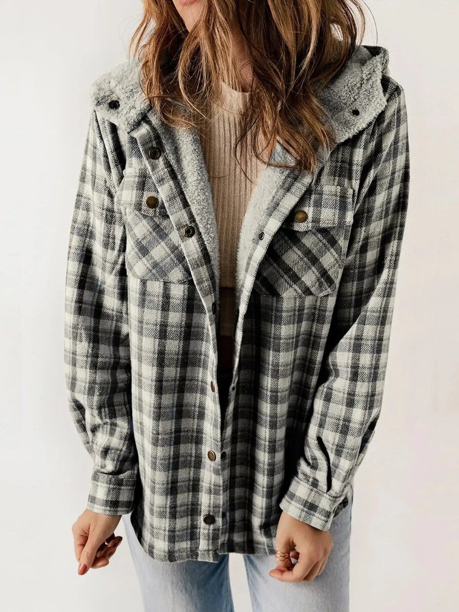 Women’s Shacket – Relaxed Fit – Fleece Lined – Plaid Pattern – Hooded Casual Layer