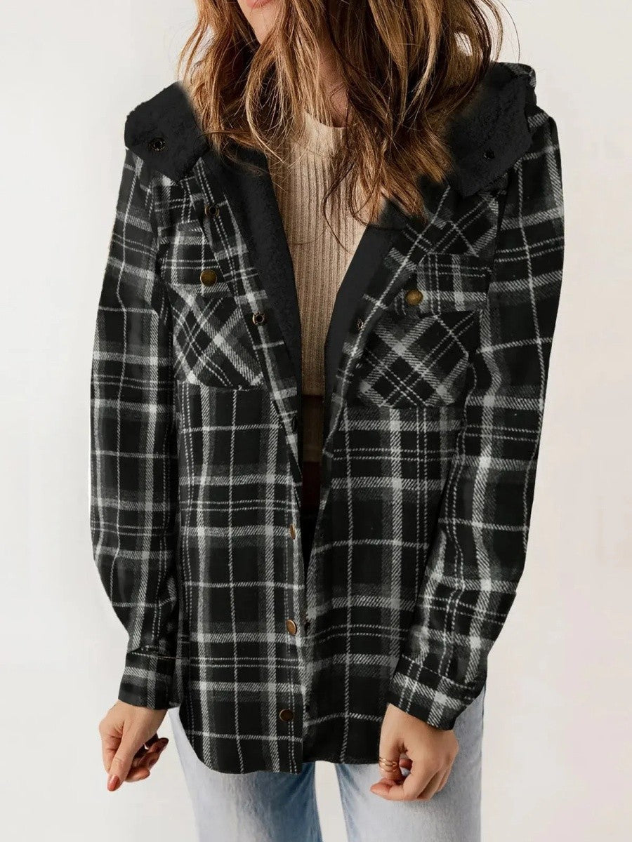Women’s Shacket – Relaxed Fit – Fleece Lined – Plaid Pattern – Hooded Casual Layer