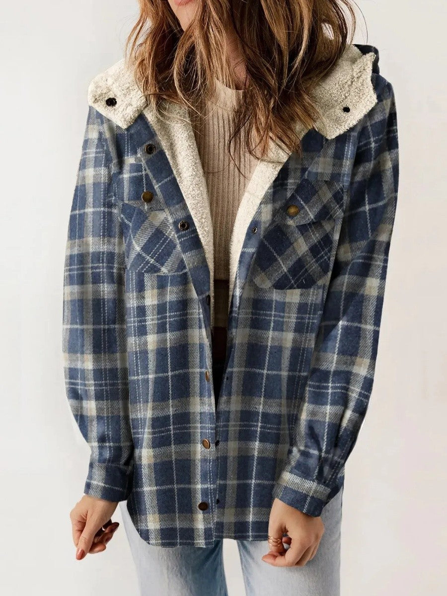 Women’s Shacket – Relaxed Fit – Fleece Lined – Plaid Pattern – Hooded Casual Layer