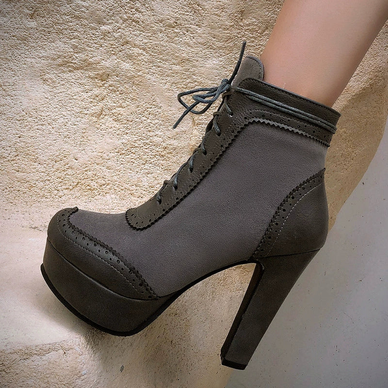 Women’s Ankle Boots – Faux Leather – Wingtip Brogue – Chunky Heel – Lace-Up Zip Closure