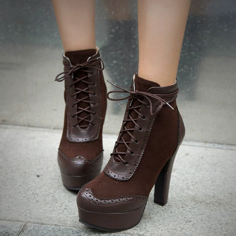 Women’s Ankle Boots – Faux Leather – Wingtip Brogue – Chunky Heel – Lace-Up Zip Closure