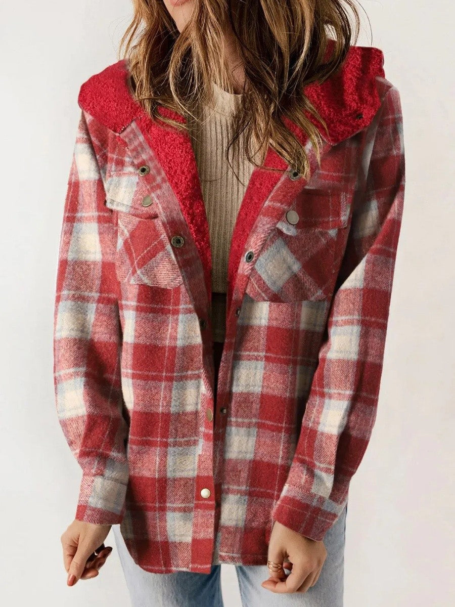 Women’s Shacket – Relaxed Fit – Fleece Lined – Plaid Pattern – Hooded Casual Layer