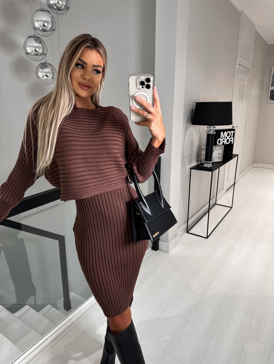 Women’s Two-Piece Set – Ribbed Knit – Cropped Crew Neck Top – Slim Fit Midi Skirt